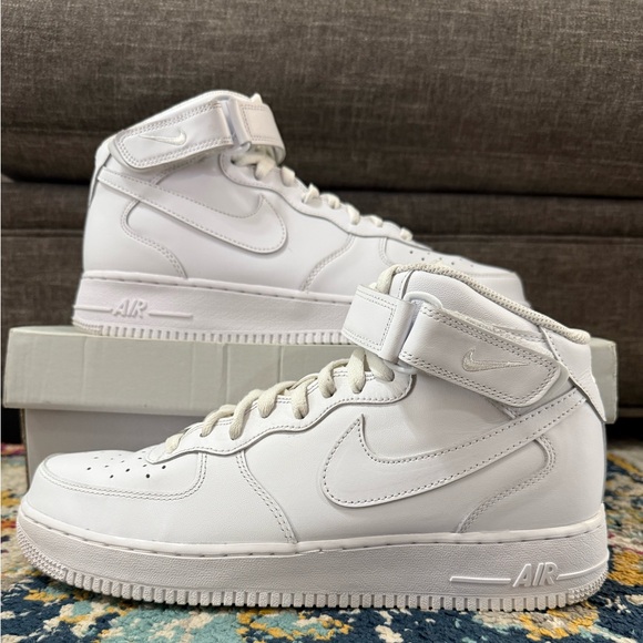 Nike Air Force 1 Mid ‘07 “Triple White” - Picture 1 of 5